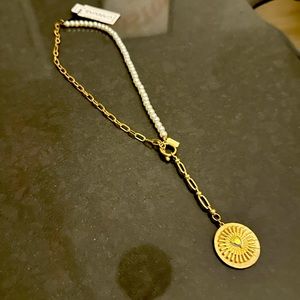 beautiful gold and pearl necklace, with tags!